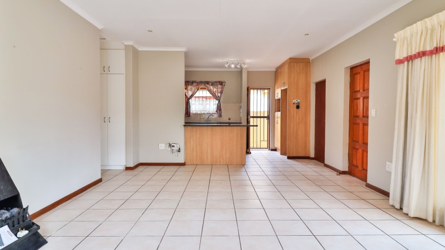 3 Bedroom Property for Sale in Sandbaai Western Cape